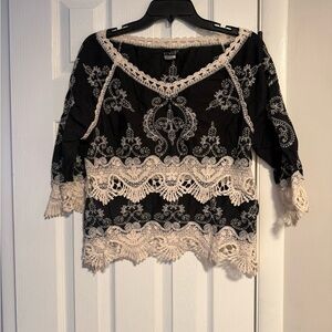 VENUS Black and Cream Lace Blouse